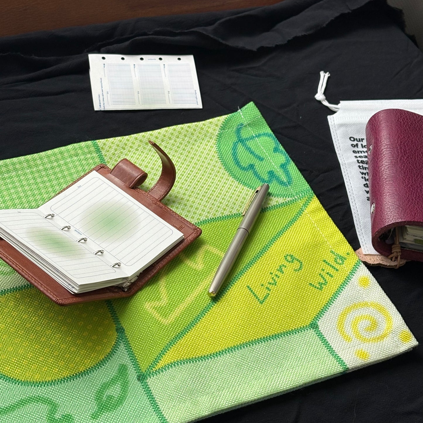 "𝓛𝓲𝓿𝓲𝓷𝓰 𝓦𝓲𝓵𝓭" Mouse Pad