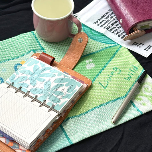 "𝓛𝓲𝓿𝓲𝓷𝓰 𝓦𝓲𝓵𝓭" Mouse Pad